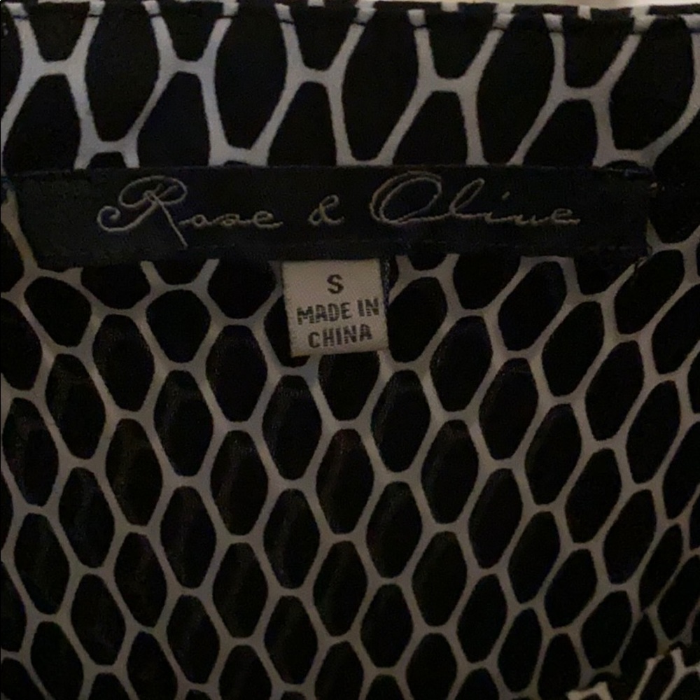 Patterned Blouse - image 3